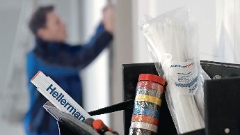 Liens de serrage dans une boîte à outils