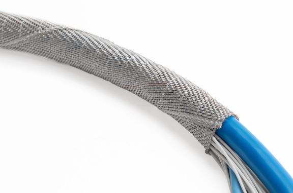 Gaine tissée auto-enveloppante pour protection EMI