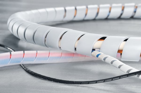 Frettes spiralées blanches pour les installations électriques standard et panneaux et d'usines