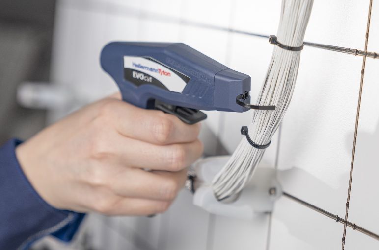 EVO cut : outil de coupe pour colliers de serrage en plastique