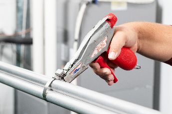 Outils de pose pour colliers métalliques