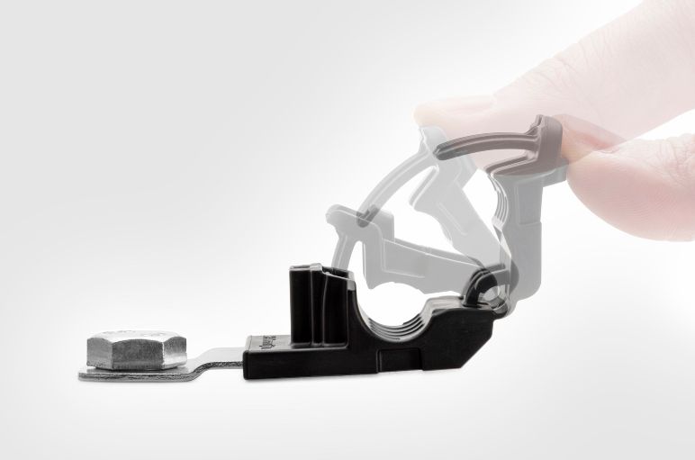 Ratchet P-Clamp avec système de fermeture par crantage
