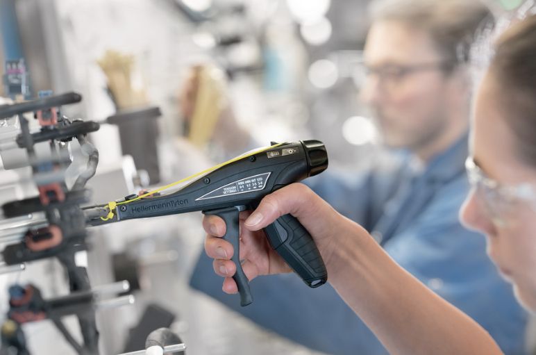 Localisation des outils avec étiquettes RFID